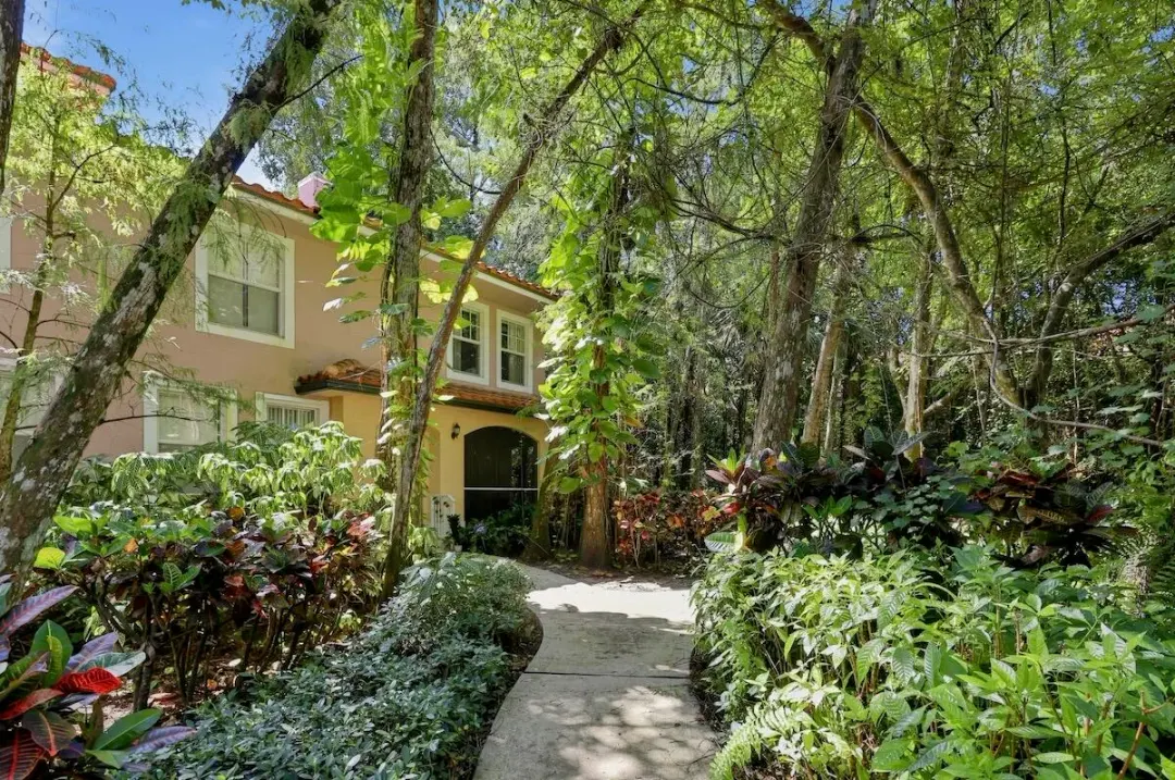 6918 W Sample Road 6918, Coral Springs, FL 33067
