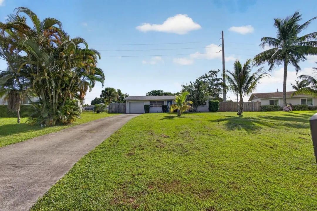 446 E Shadyside Circle, West Palm Beach, FL 33415