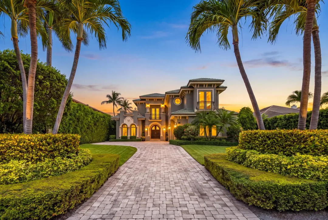 1207 N Atlantic Drive, Lantana, FL 33462