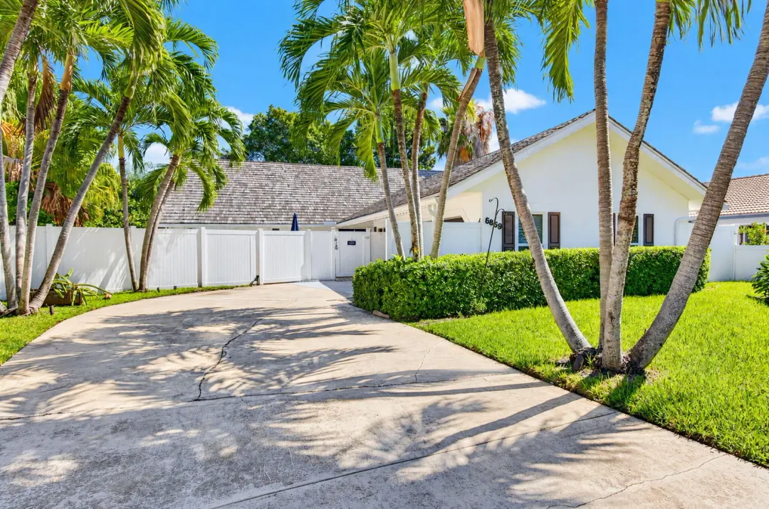 6869 Terra Tranquila Drive, Boca Raton, FL 33433