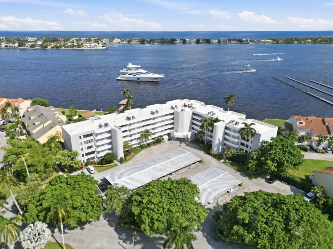 8200 Lakeshore Drive 2020, Hypoluxo, FL 33462