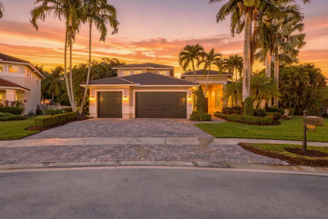 1580 Victoria Isle Way, Weston, FL 33327