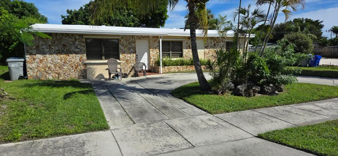 2448 NE 13th Avenue, Pompano Beach, FL 33064