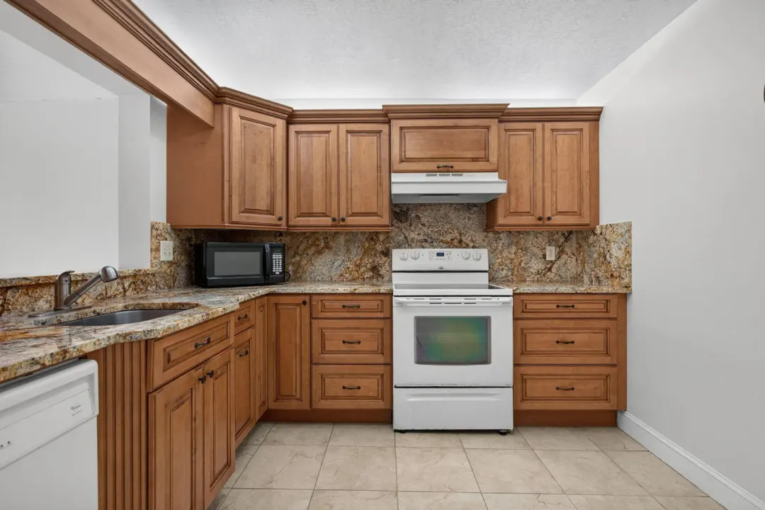 2073 Coral Ridge Drive N205, Coral Springs, FL 33071