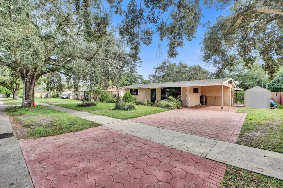 2610 NW 74th Avenue, Hollywood, FL 33024