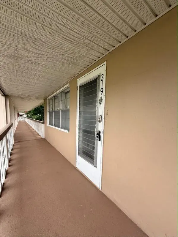 319 Windsor N, West Palm Beach, FL 33417