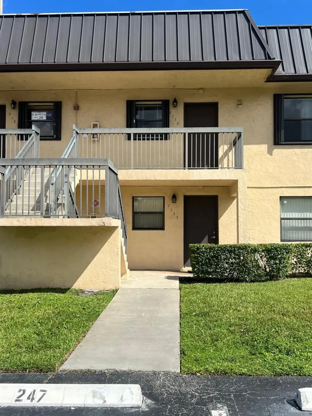 9165 NW 1st Street 102, Pembroke Pines, FL 33024