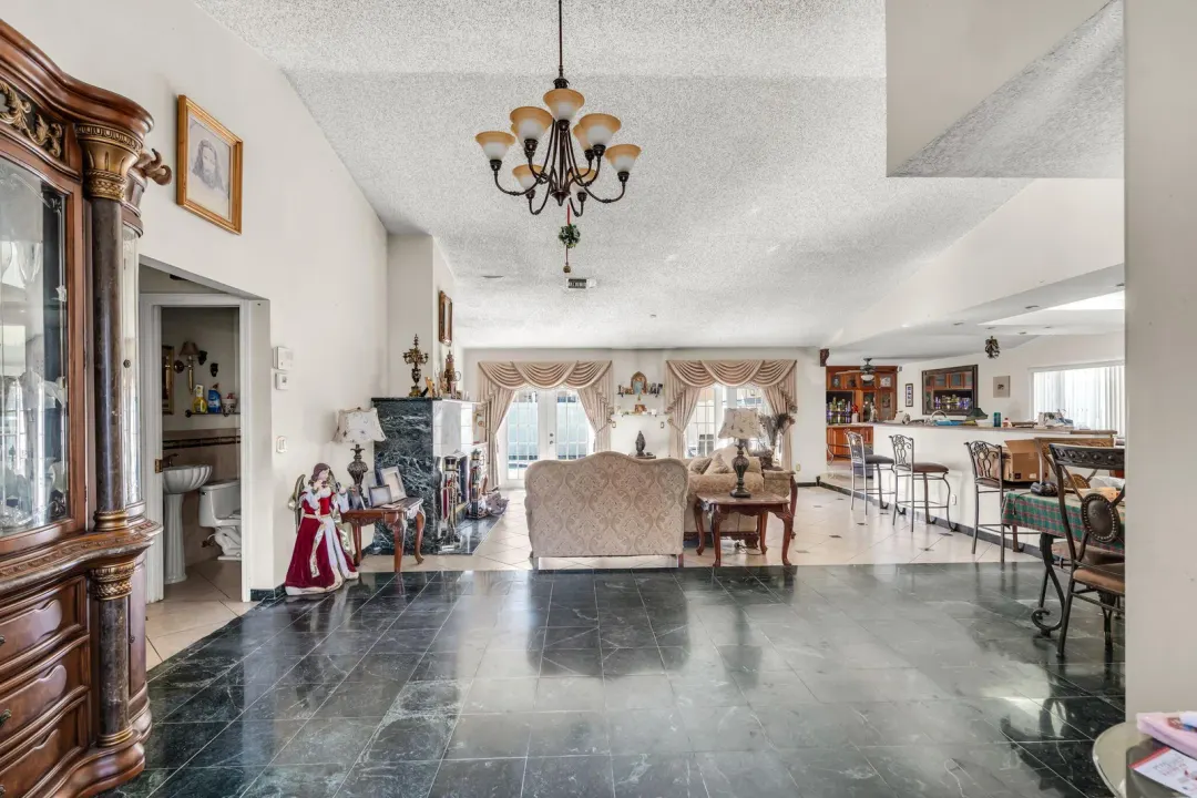 7000 NW 49th Street, Lauderhill, FL 33319