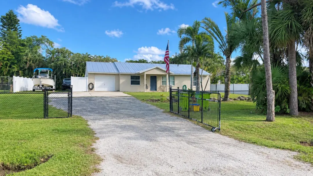 14687 Paradise Trail, Loxahatchee Groves, FL 33470