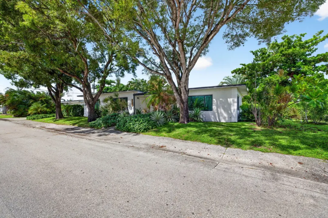 1515 NE 16th Street, Fort Lauderdale, FL 33304