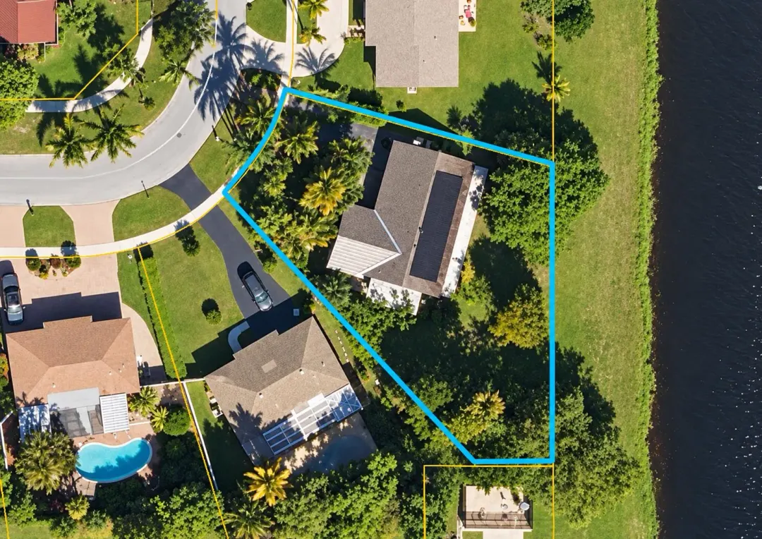 19686 Carolina Circle, Boca Raton, FL 33434