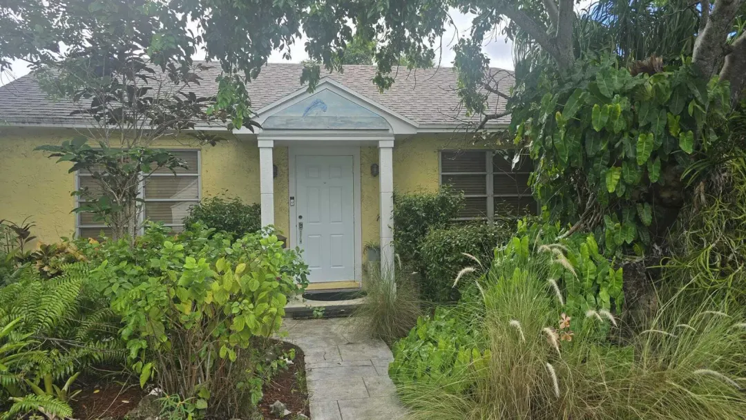 209 S Palmway, Lake Worth Beach, FL 33460