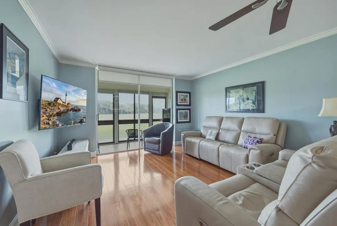 9411 N Hollybrook Lake Drive 108, Pembroke Pines, FL 33025