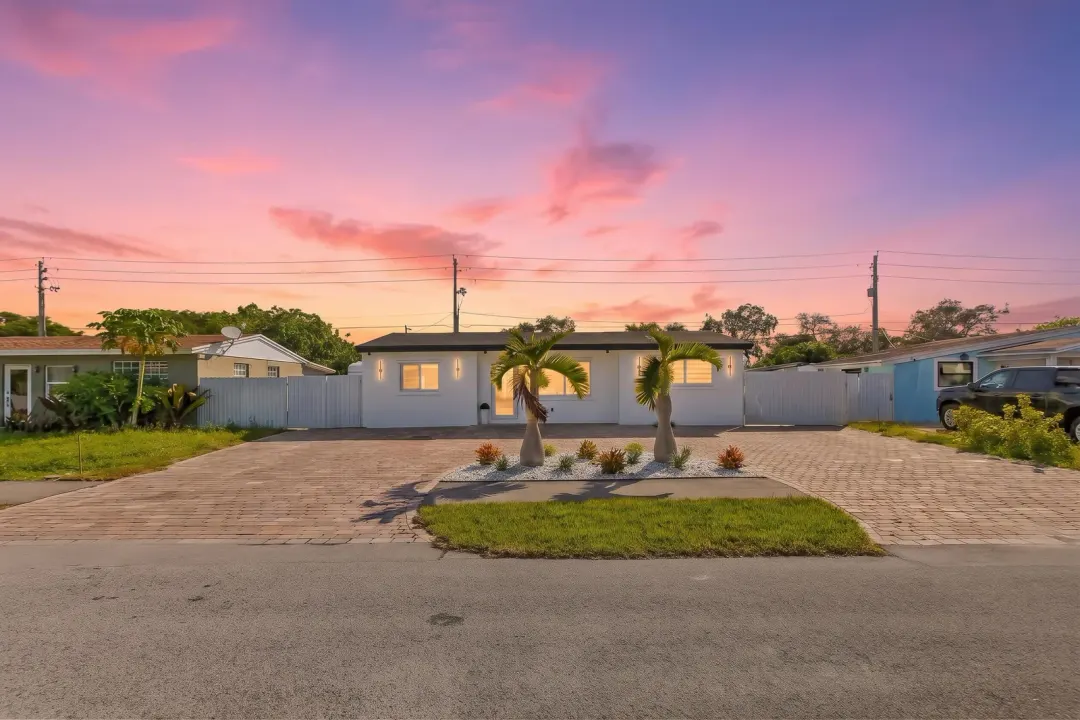 148 Browning E, West Palm Beach, FL 33406