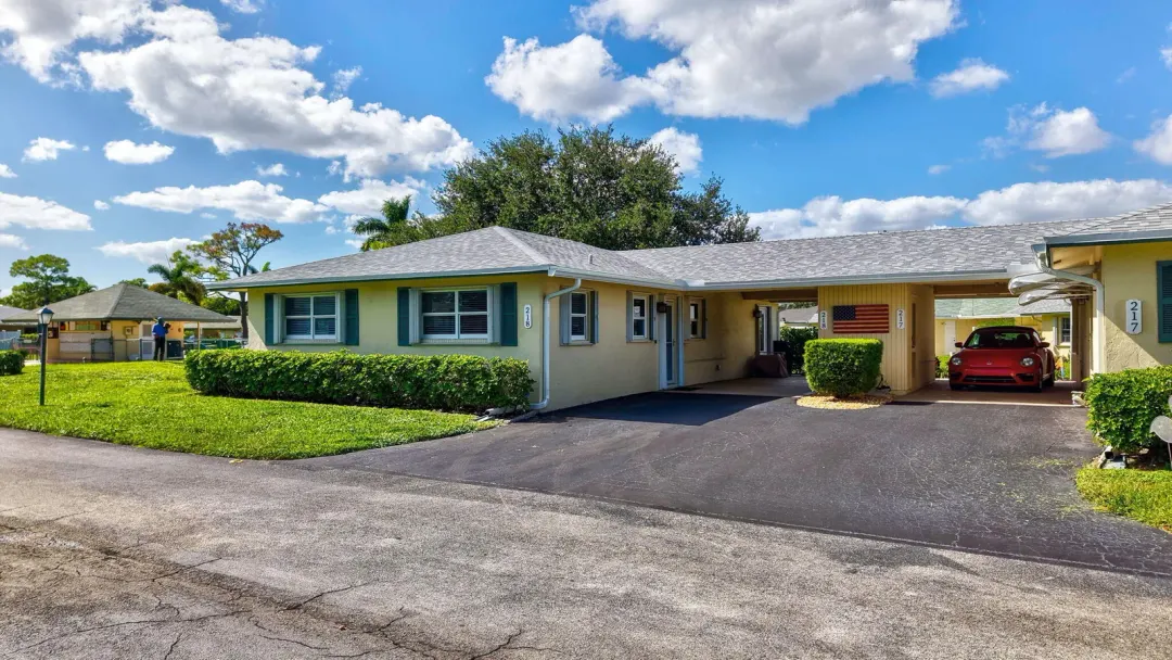 218 Cardinal Lane, Delray Beach, FL 33445