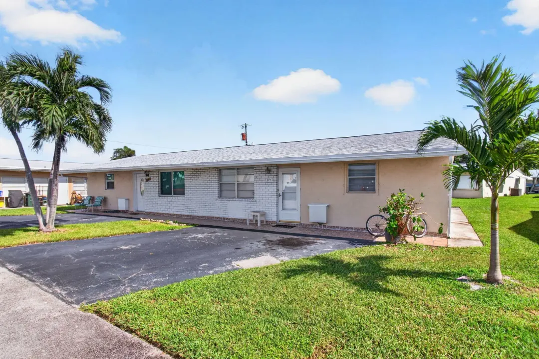 2703 Peer Lane, Delray Beach, FL 33445