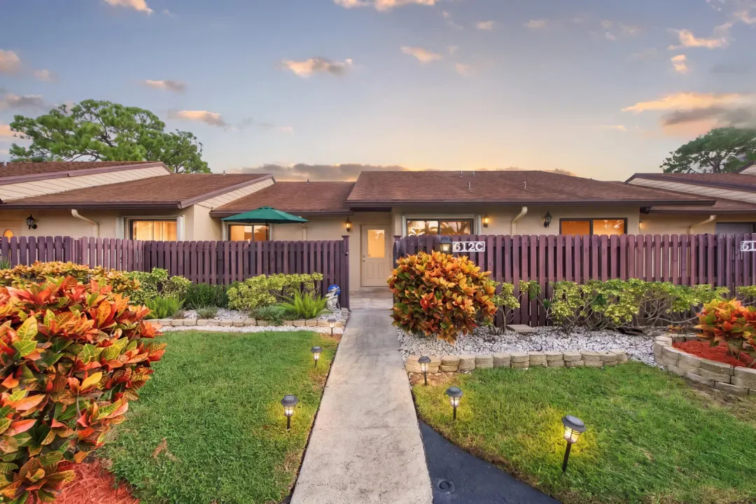 612 Sea Pine Way C, Greenacres, FL 33415