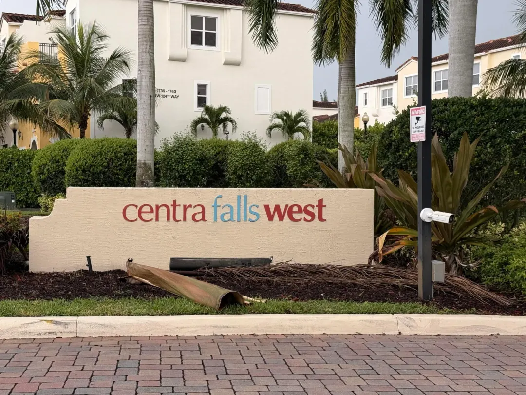 1799 NW 124th Way, Pembroke Pines, FL 33028