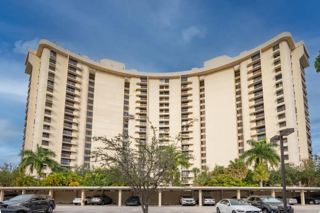 2480 Presidential Way 1103, West Palm Beach, FL 33401