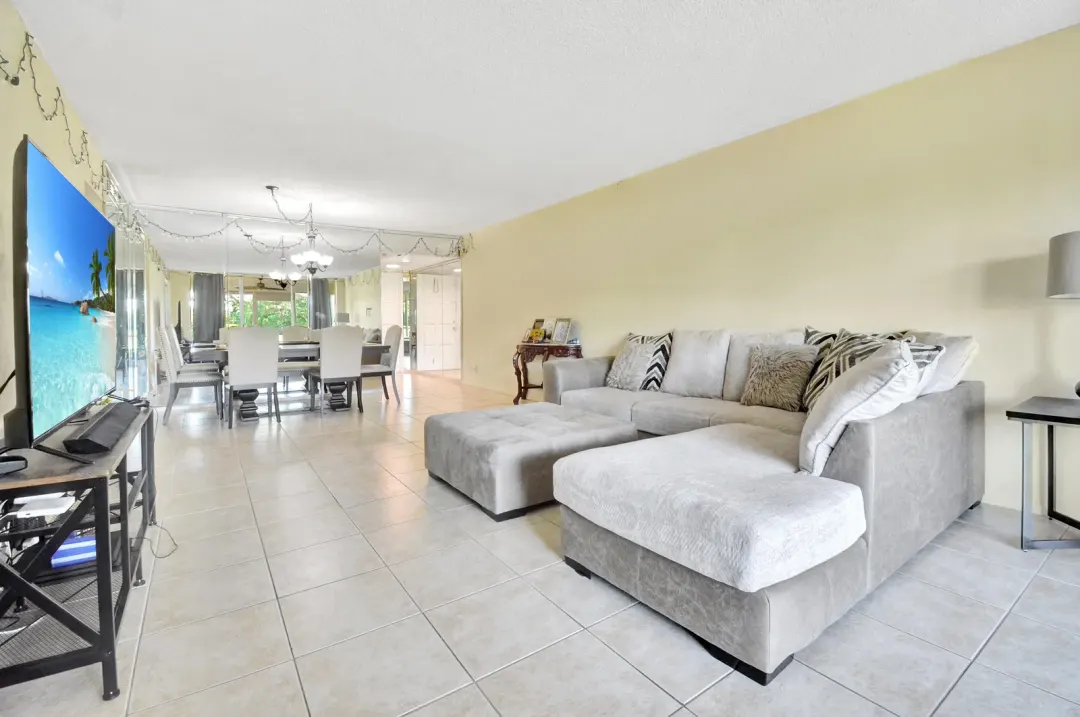 2671 S Course Drive 105, Pompano Beach, FL 33069