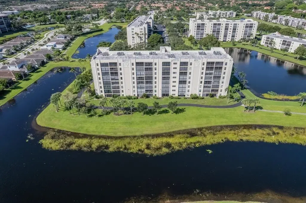 7260 Kinghurst Drive 502, Delray Beach, FL 33446