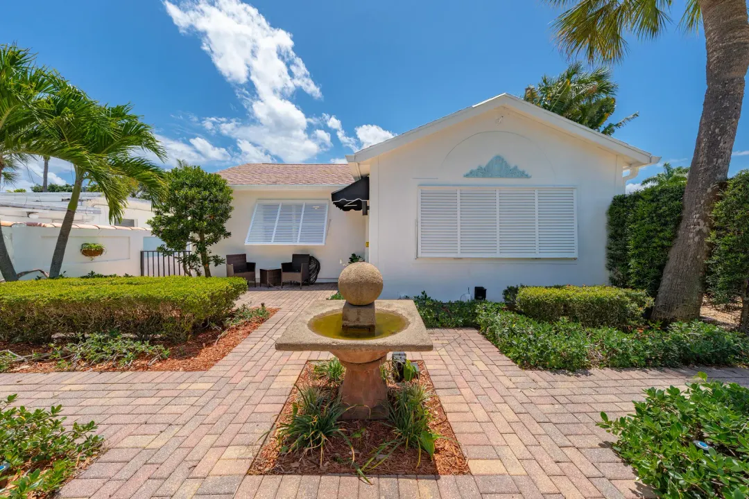205 18th Avenue N, Lake Worth Beach, FL 33460