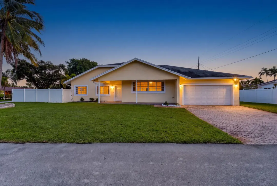 4361 NE 13th Terrace, Oakland Park, FL 33334