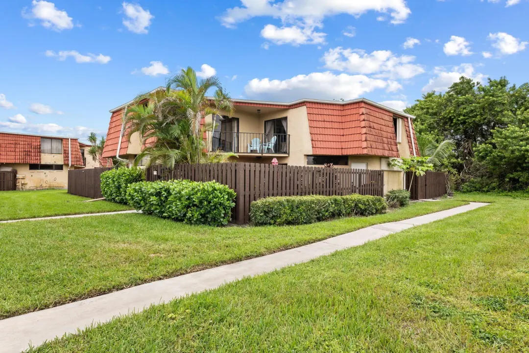 8393 Trent Court, Boca Raton, FL 33433