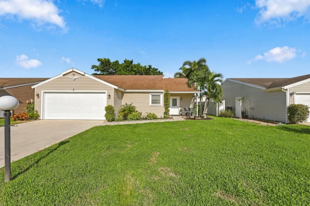 5215 Canal Circle W, Lake Worth, FL 33467