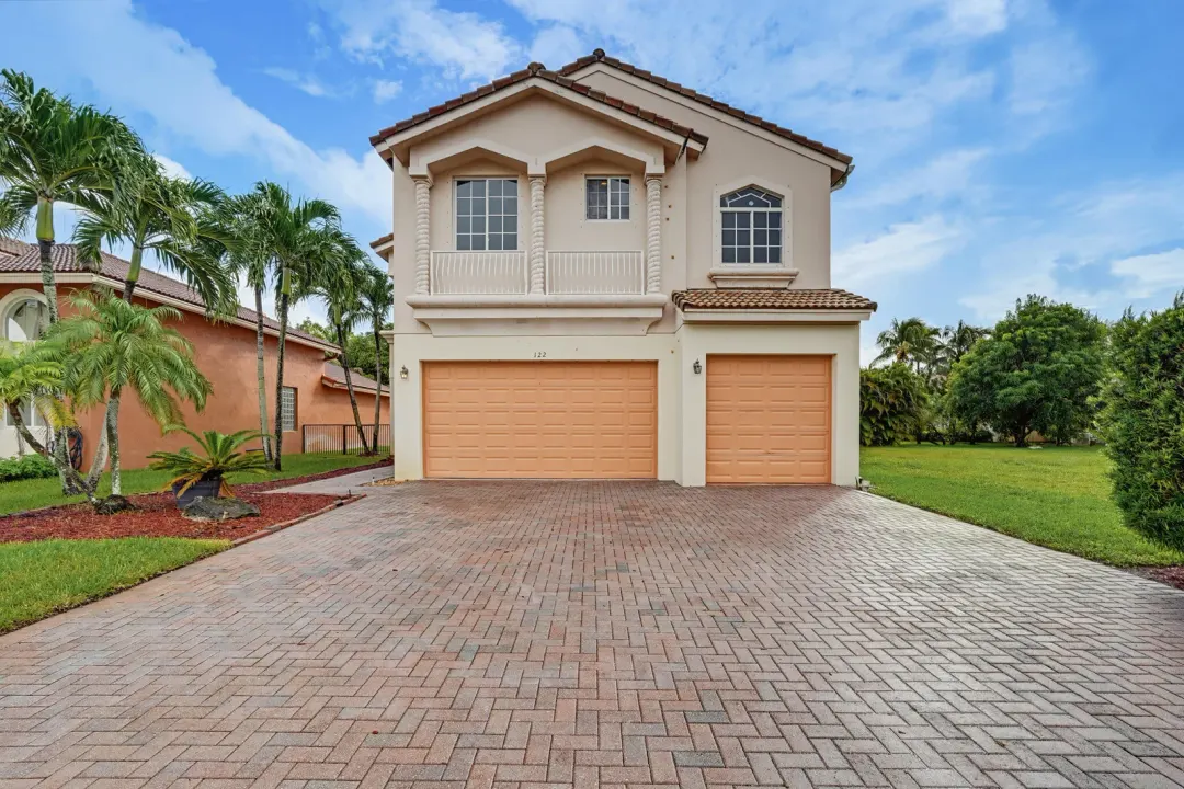 122 Sarona Circle, Royal Palm Beach, FL 33411