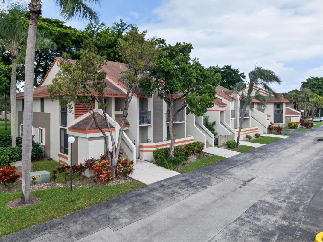 5599 Courtyard Drive, Margate, FL 33063