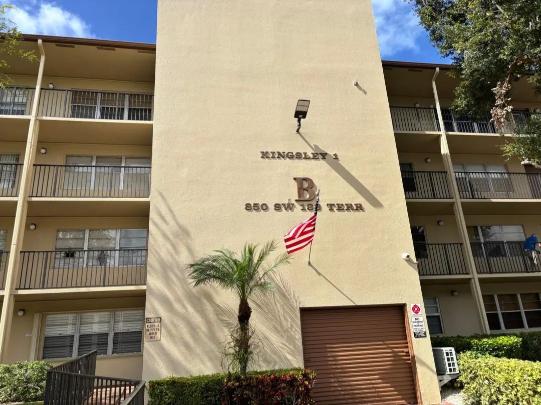 850 SW 133rd Terrace 309b, Pembroke Pines, FL 33027