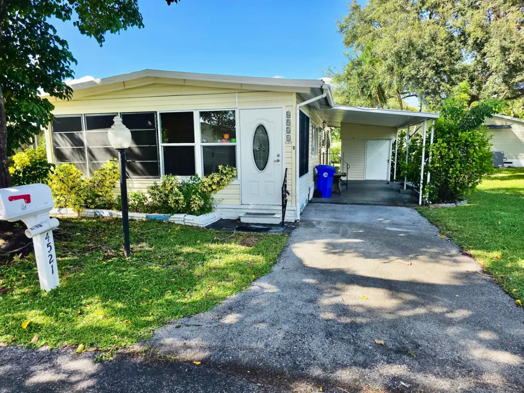 4521 NW 69th Court Lot H10, Coconut Creek, FL 33073