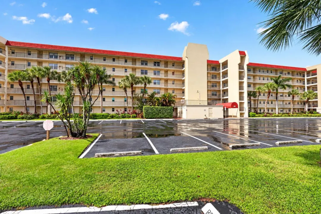 3959 Via Poinciana 506, Lake Worth, FL 33467