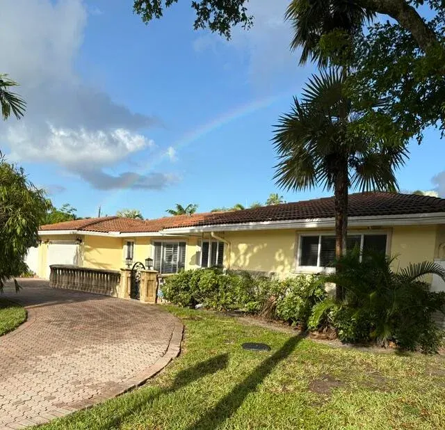 2733 NE 35th Court, Fort Lauderdale, FL 33308