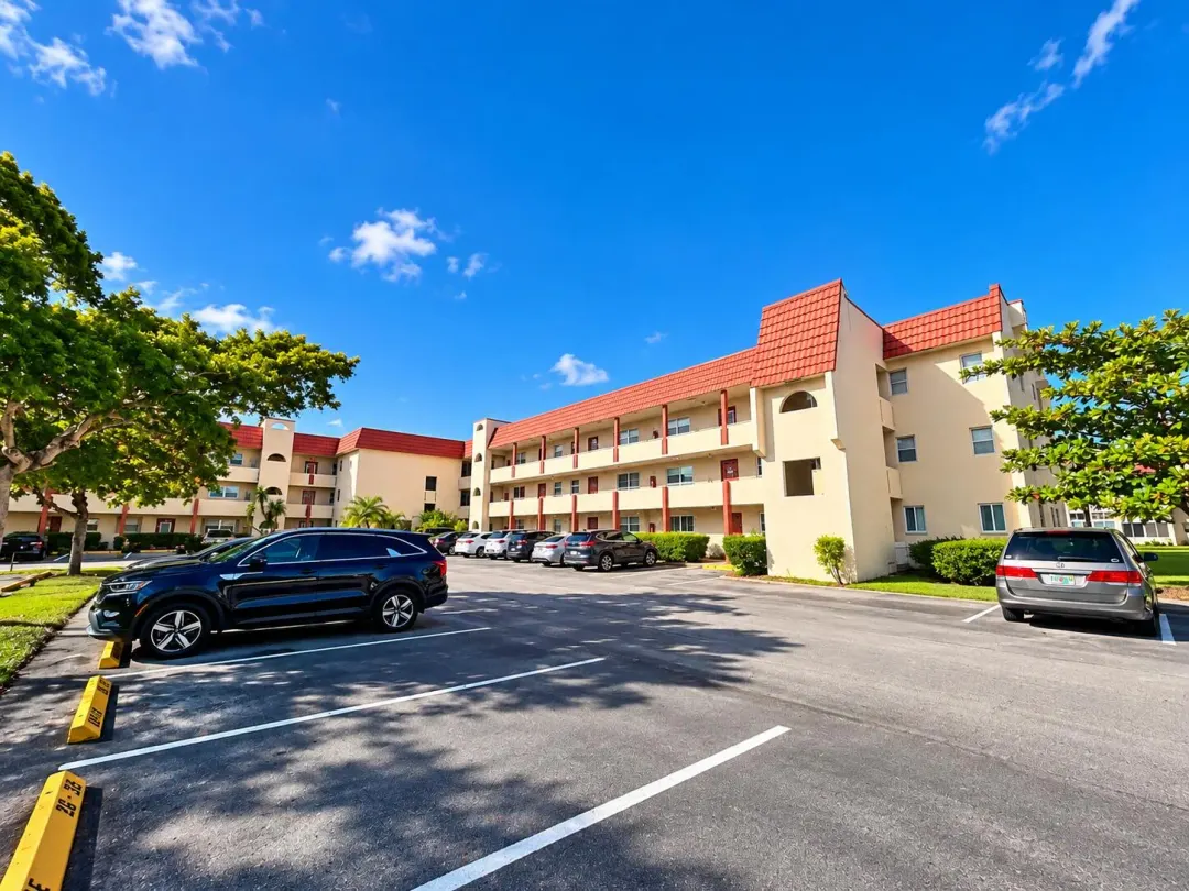 8040 N Sunrise Lakes Drive N 106, Sunrise, FL 33322