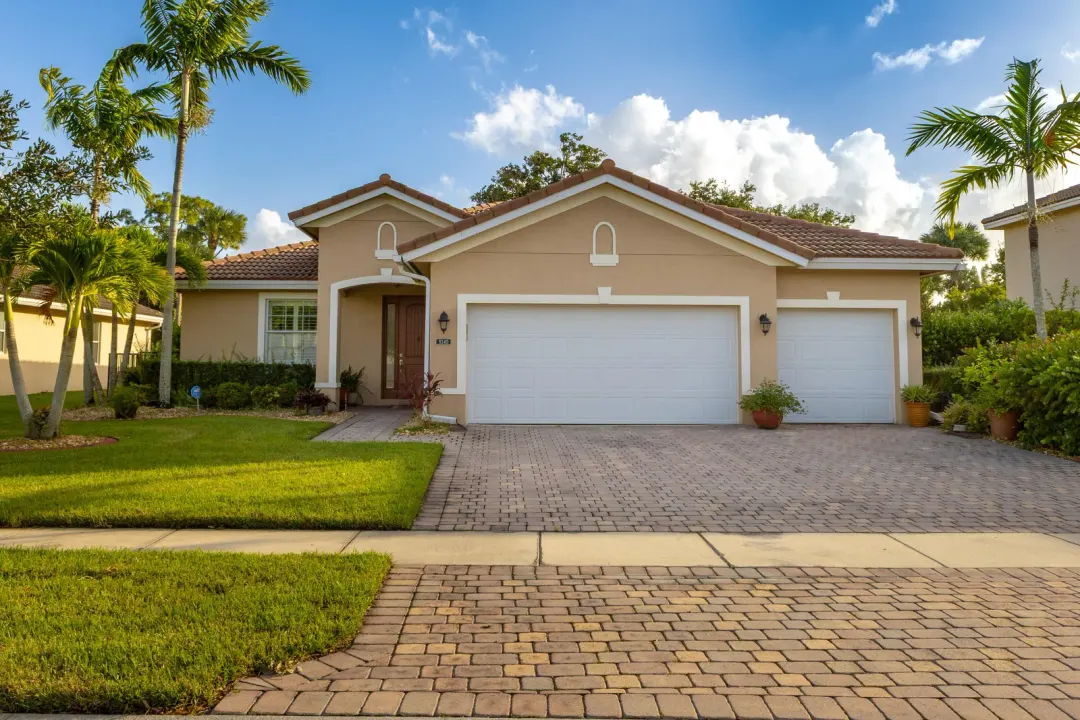 9340 Silent Oak Circle, West Palm Beach, FL 33411