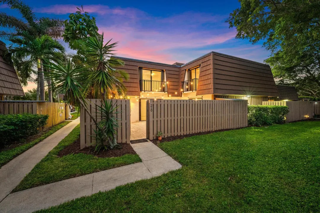 210 2nd Court, Palm Beach Gardens, FL 33410