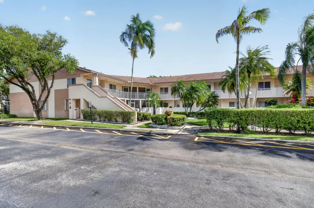 7365 N Devon Drive 103, Tamarac, FL 33321