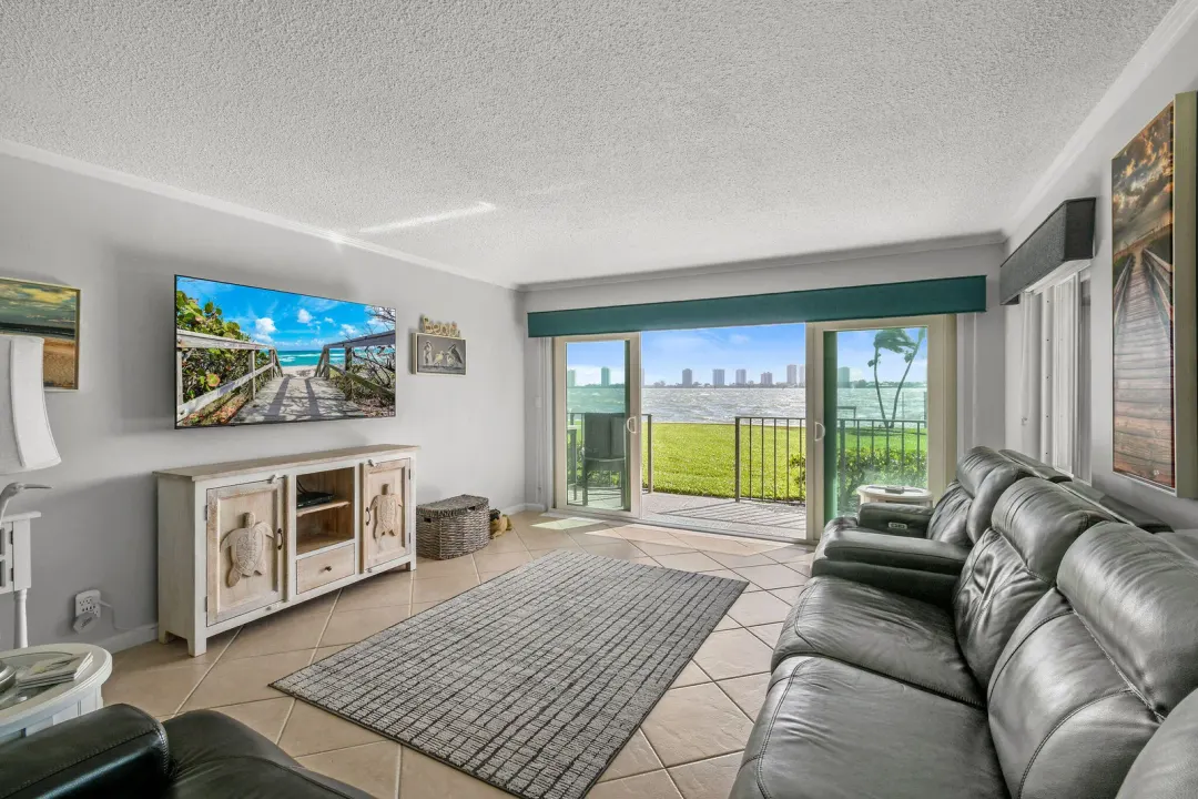 801 Lake Shore Drive 109, Lake Park, FL 33403