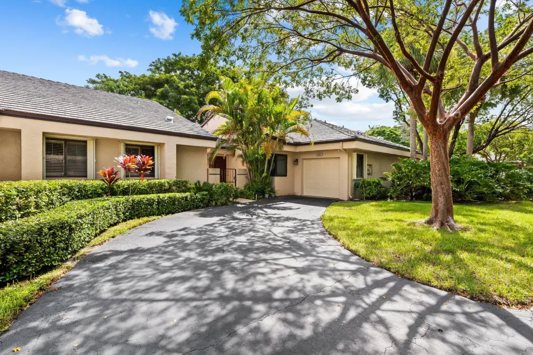9325 N Chelsea Drive N, Plantation, FL 33324