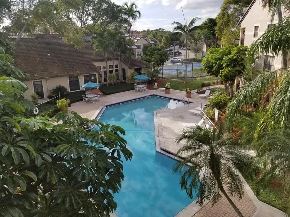4341 W Mcnab Road 19, Pompano Beach, FL 33069