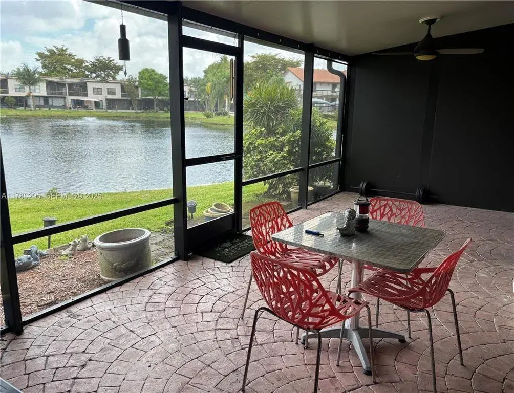 9727 N New River Canal Road 631, Plantation, FL 33324