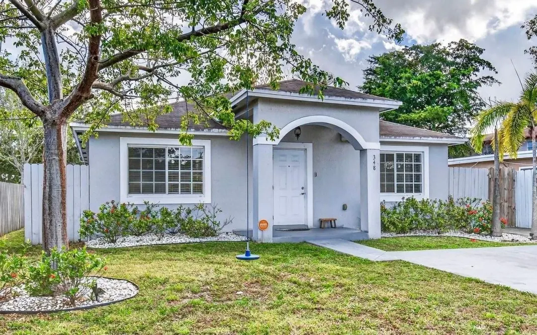 Address Withheld, Oakland Park, FL, 33309