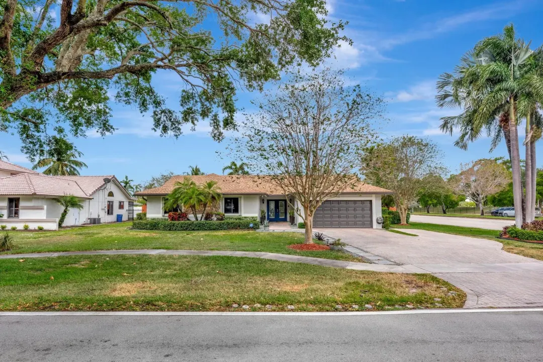 1221 SW 59th Avenue, Plantation, FL 33317