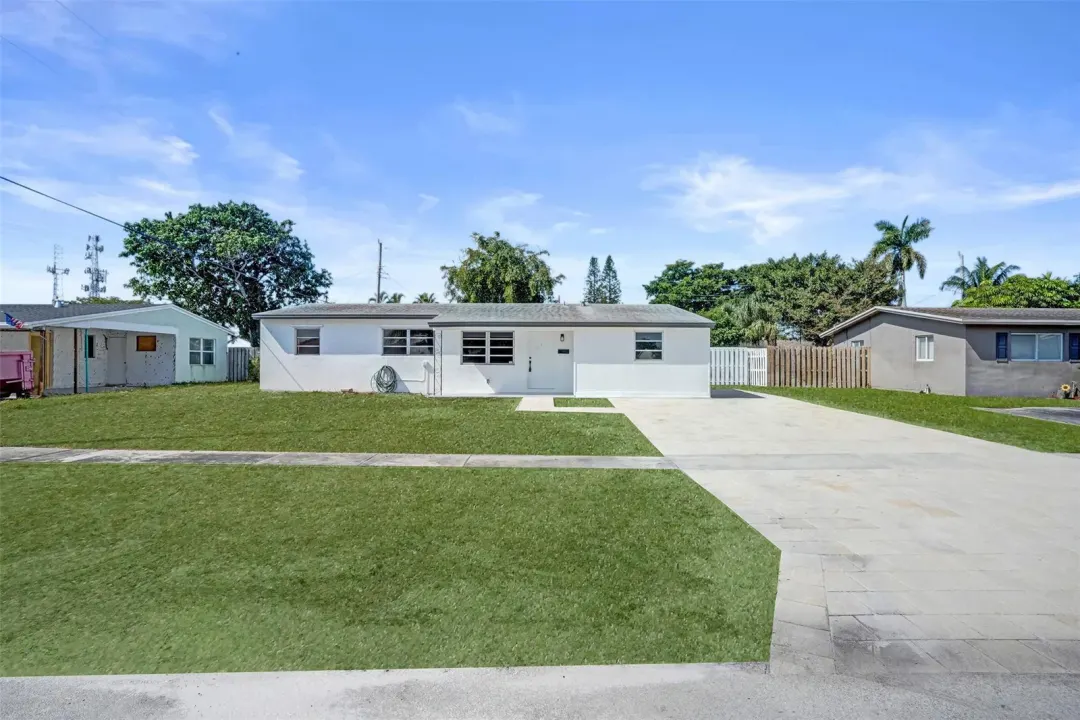 1437 SW 1st Avenue, Deerfield Beach, FL 33441