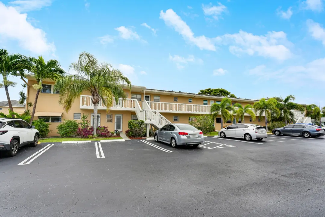 2132 NE 1st Way 201, Boynton Beach, FL 33435