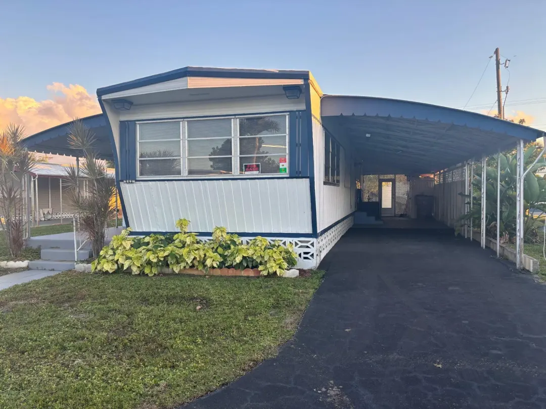 562 NE 47th St, Lot 393, Deerfield Beach, FL 33064