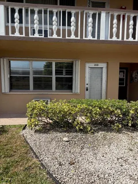 313 Andover M, West Palm Beach, FL 33417