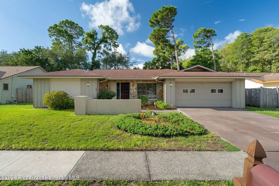 2220 Colonial Boulevard W, Palm Harbor, FL, 34683